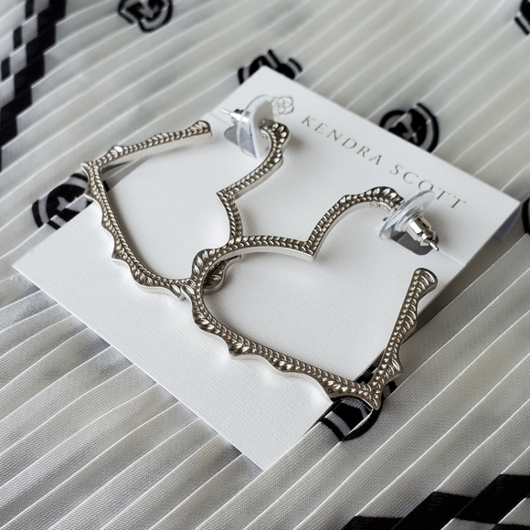 SOLD MERC - Picture 4 of 12